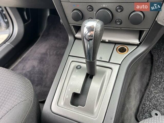 Сірий Опель Сігнум, об'ємом двигуна 2.2 л та пробігом 270 тис. км за 4200 $, фото 9 на Automoto.ua