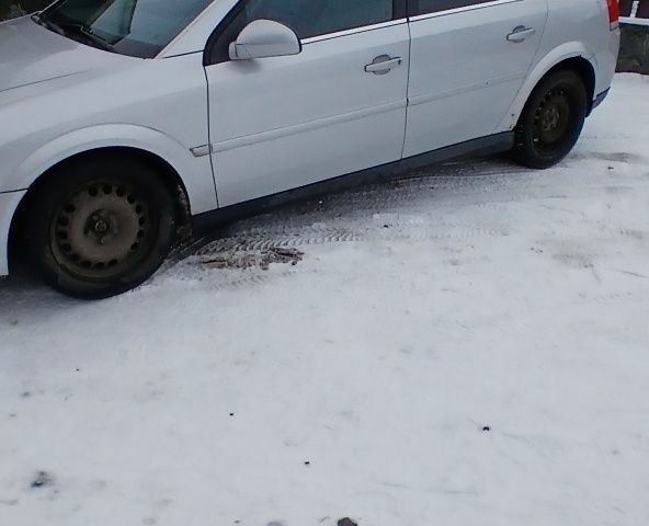 Серый Опель Сигнум, объемом двигателя 2 л и пробегом 377 тыс. км за 2000 $, фото 2 на Automoto.ua