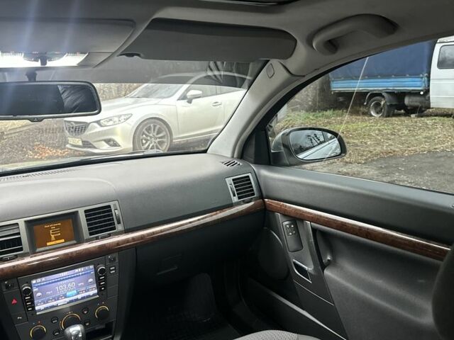 Серый Опель Сигнум, объемом двигателя 2.2 л и пробегом 360 тыс. км за 4250 $, фото 11 на Automoto.ua