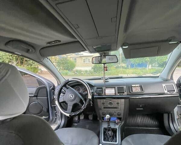 Серый Опель Сигнум, объемом двигателя 2.2 л и пробегом 380 тыс. км за 3700 $, фото 8 на Automoto.ua