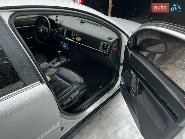 Сірий Опель Сігнум, об'ємом двигуна 2.2 л та пробігом 361 тис. км за 3750 $, фото 15 на Automoto.ua