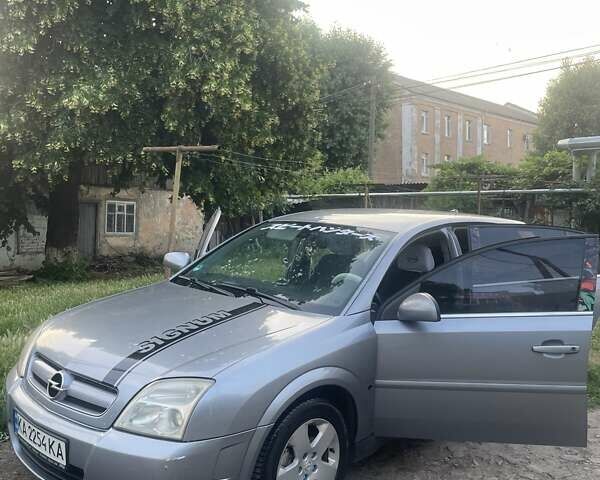 Серый Опель Сигнум, объемом двигателя 2.2 л и пробегом 380 тыс. км за 3700 $, фото 4 на Automoto.ua