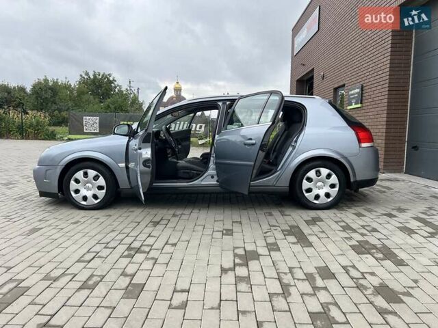 Сірий Опель Сігнум, об'ємом двигуна 2.2 л та пробігом 270 тис. км за 4200 $, фото 2 на Automoto.ua