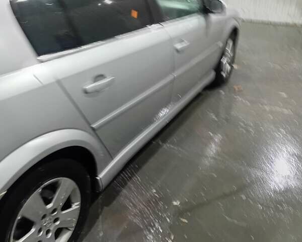 Сірий Опель Сігнум, об'ємом двигуна 2.2 л та пробігом 345 тис. км за 2800 $, фото 4 на Automoto.ua