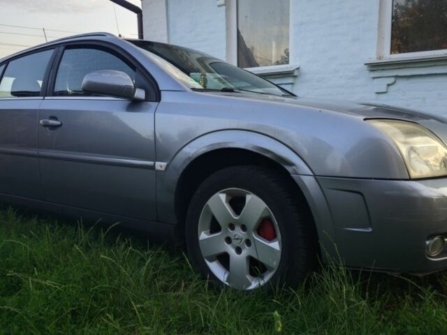 Серый Опель Сигнум, объемом двигателя 2.2 л и пробегом 400 тыс. км за 2600 $, фото 3 на Automoto.ua