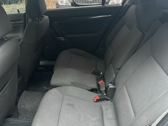 Серый Опель Сигнум, объемом двигателя 2.2 л и пробегом 360 тыс. км за 4250 $, фото 7 на Automoto.ua