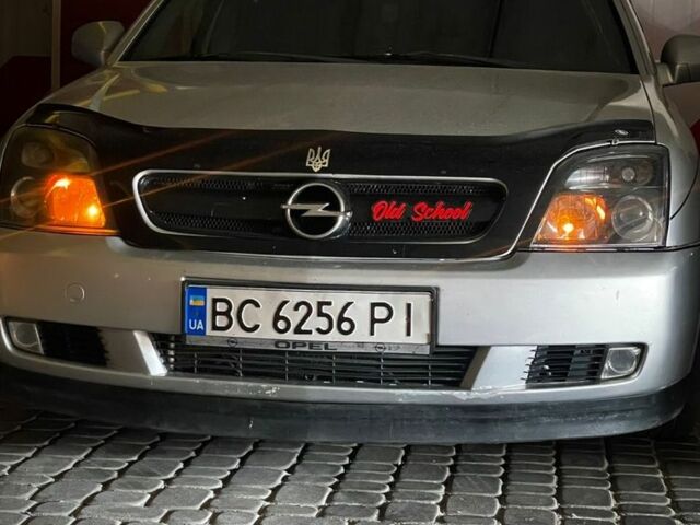 Серый Опель Сигнум, объемом двигателя 2.2 л и пробегом 1000 тыс. км за 2400 $, фото 3 на Automoto.ua
