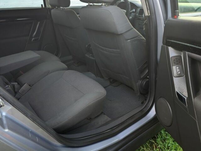 Серый Опель Сигнум, объемом двигателя 2.2 л и пробегом 400 тыс. км за 2600 $, фото 5 на Automoto.ua