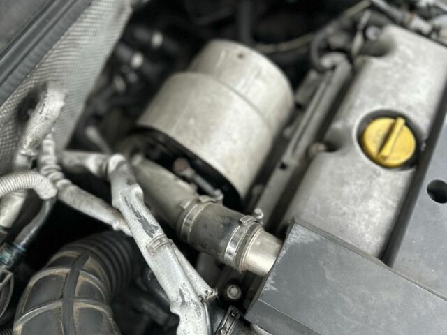 Серый Опель Сигнум, объемом двигателя 2.2 л и пробегом 360 тыс. км за 3750 $, фото 20 на Automoto.ua