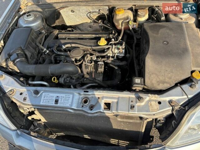 Серый Опель Сигнум, объемом двигателя 2.2 л и пробегом 248 тыс. км за 3500 $, фото 18 на Automoto.ua