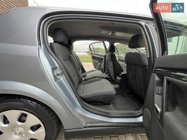 Сірий Опель Сігнум, об'ємом двигуна 2.2 л та пробігом 270 тис. км за 4200 $, фото 16 на Automoto.ua