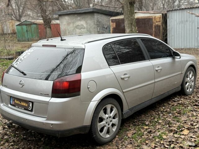 Серый Опель Сигнум, объемом двигателя 3 л и пробегом 300 тыс. км за 1450 $, фото 3 на Automoto.ua