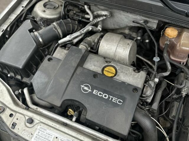 Серый Опель Сигнум, объемом двигателя 2.2 л и пробегом 360 тыс. км за 4250 $, фото 18 на Automoto.ua