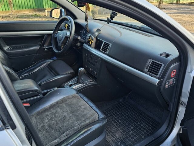 Серый Опель Сигнум, объемом двигателя 3 л и пробегом 390 тыс. км за 3500 $, фото 8 на Automoto.ua