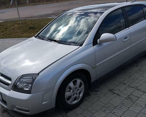 Серый Опель Сигнум, объемом двигателя 2.2 л и пробегом 228 тыс. км за 3200 $, фото 4 на Automoto.ua