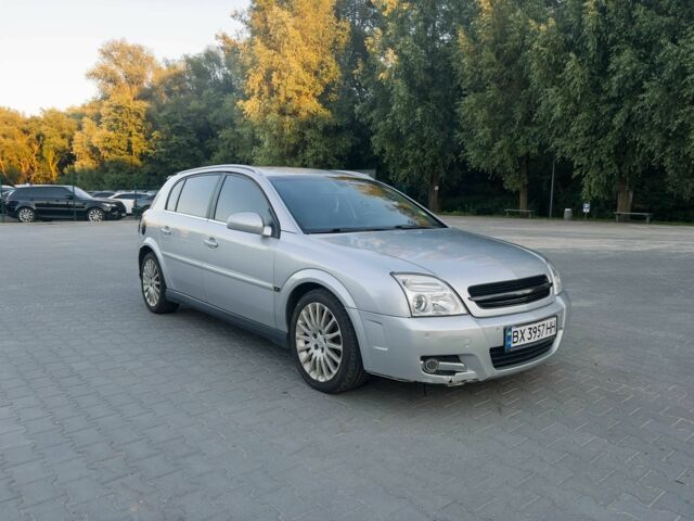 Серый Опель Сигнум, объемом двигателя 2.2 л и пробегом 200 тыс. км за 3800 $, фото 4 на Automoto.ua