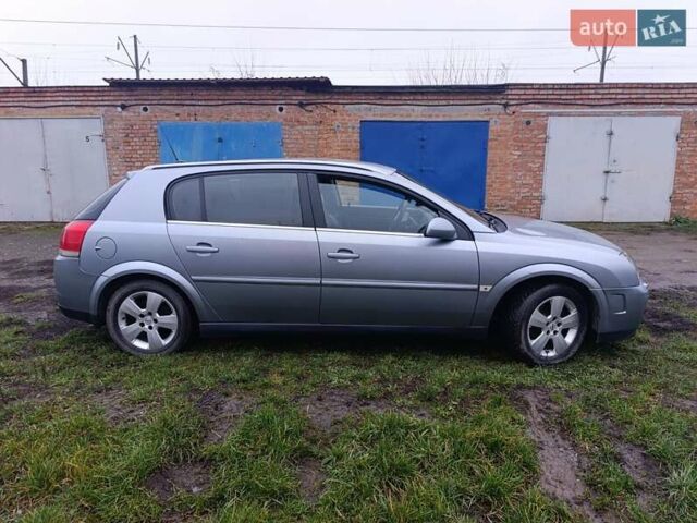 Серый Опель Сигнум, объемом двигателя 2.17 л и пробегом 326 тыс. км за 3600 $, фото 4 на Automoto.ua