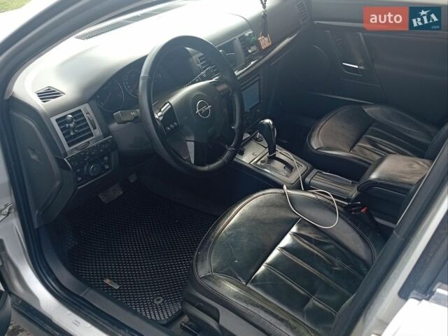 Серый Опель Сигнум, объемом двигателя 2.2 л и пробегом 350 тыс. км за 4500 $, фото 10 на Automoto.ua