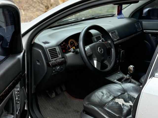 Серый Опель Сигнум, объемом двигателя 3 л и пробегом 300 тыс. км за 1450 $, фото 8 на Automoto.ua