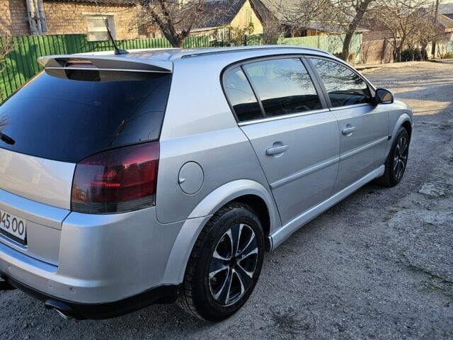 Серый Опель Сигнум, объемом двигателя 3 л и пробегом 390 тыс. км за 3500 $, фото 6 на Automoto.ua