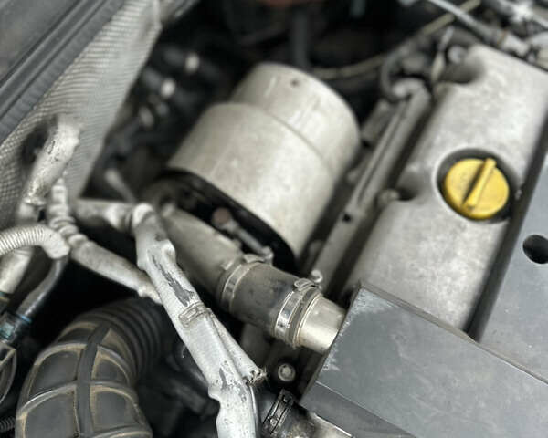 Серый Опель Сигнум, объемом двигателя 2.17 л и пробегом 360 тыс. км за 4250 $, фото 19 на Automoto.ua