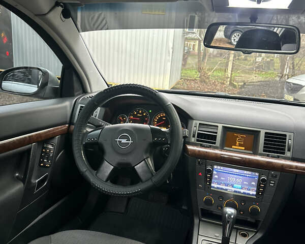 Серый Опель Сигнум, объемом двигателя 2.17 л и пробегом 360 тыс. км за 4250 $, фото 11 на Automoto.ua