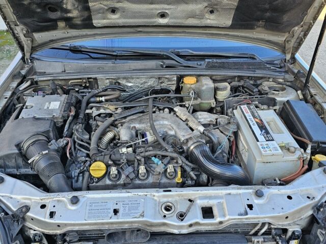 Серый Опель Сигнум, объемом двигателя 3 л и пробегом 390 тыс. км за 3500 $, фото 12 на Automoto.ua