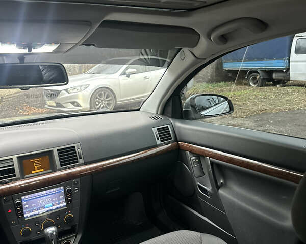 Серый Опель Сигнум, объемом двигателя 2.17 л и пробегом 360 тыс. км за 4250 $, фото 9 на Automoto.ua