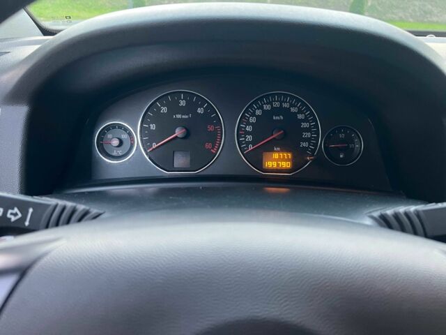 Серый Опель Сигнум, объемом двигателя 2.2 л и пробегом 200 тыс. км за 3800 $, фото 13 на Automoto.ua