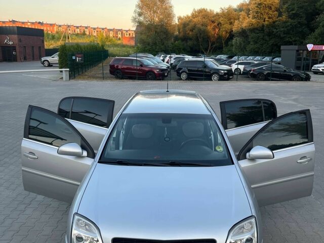 Серый Опель Сигнум, объемом двигателя 2.2 л и пробегом 200 тыс. км за 3800 $, фото 14 на Automoto.ua