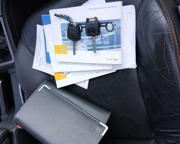 Сірий Опель Сігнум, об'ємом двигуна 2.17 л та пробігом 298 тис. км за 3999 $, фото 38 на Automoto.ua