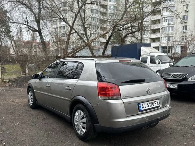 Серый Опель Сигнум, объемом двигателя 2.2 л и пробегом 360 тыс. км за 4250 $, фото 3 на Automoto.ua