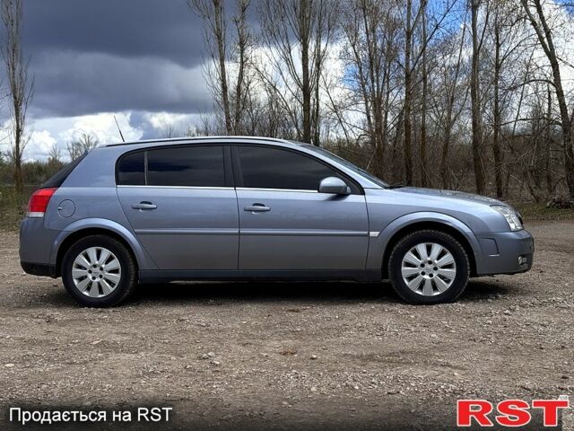 Сірий Опель Сігнум, об'ємом двигуна 2.2 л та пробігом 247 тис. км за 3300 $, фото 2 на Automoto.ua