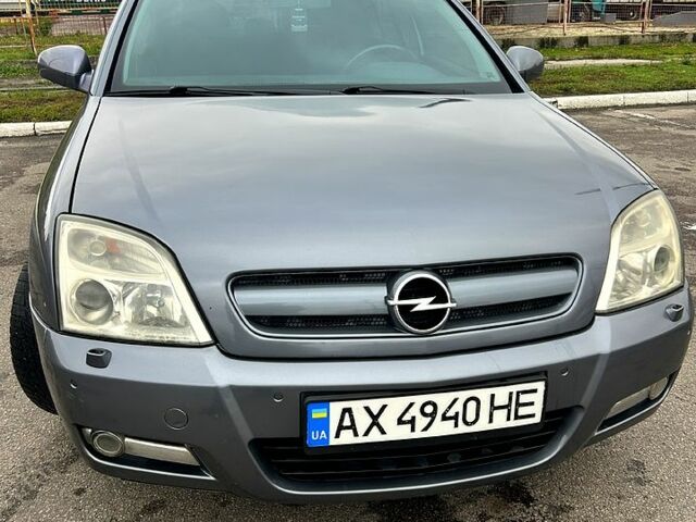 Серый Опель Сигнум, объемом двигателя 2.2 л и пробегом 125 тыс. км за 4999 $, фото 4 на Automoto.ua
