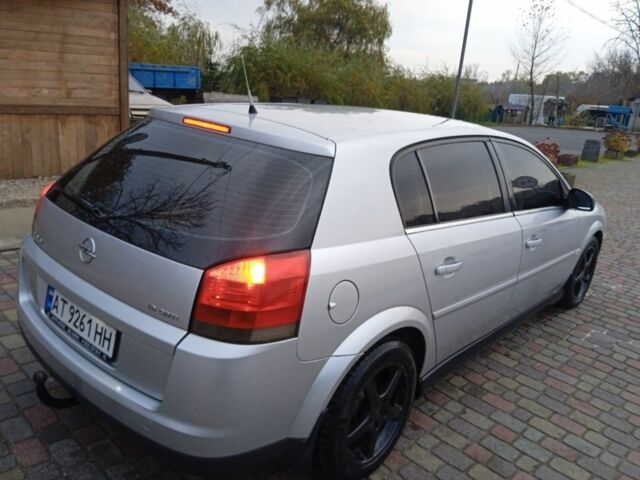 Серый Опель Сигнум, объемом двигателя 1.9 л и пробегом 264 тыс. км за 3650 $, фото 1 на Automoto.ua