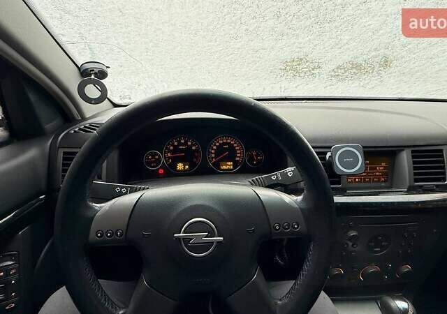 Серый Опель Сигнум, объемом двигателя 2.2 л и пробегом 126 тыс. км за 5000 $, фото 15 на Automoto.ua
