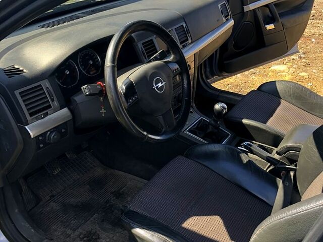 Серый Опель Сигнум, объемом двигателя 1.9 л и пробегом 385 тыс. км за 3400 $, фото 12 на Automoto.ua