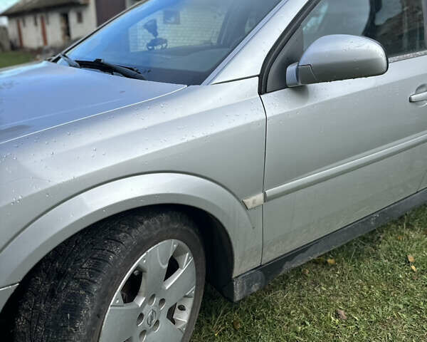 Серый Опель Сигнум, объемом двигателя 2.2 л и пробегом 270 тыс. км за 3500 $, фото 2 на Automoto.ua