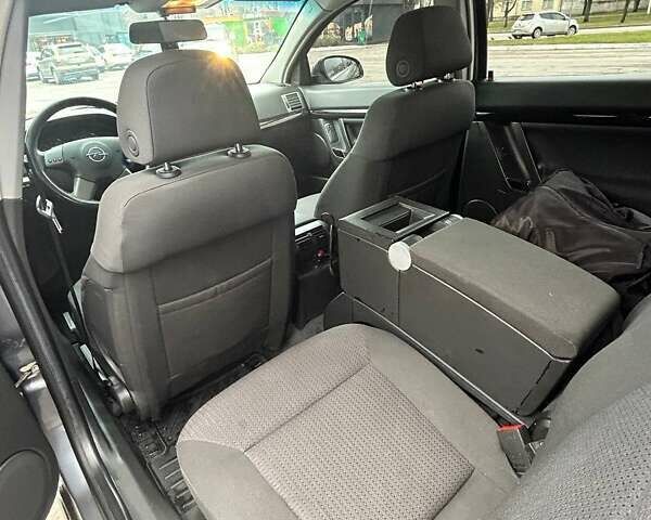 Серый Опель Сигнум, объемом двигателя 2.2 л и пробегом 126 тыс. км за 5000 $, фото 12 на Automoto.ua