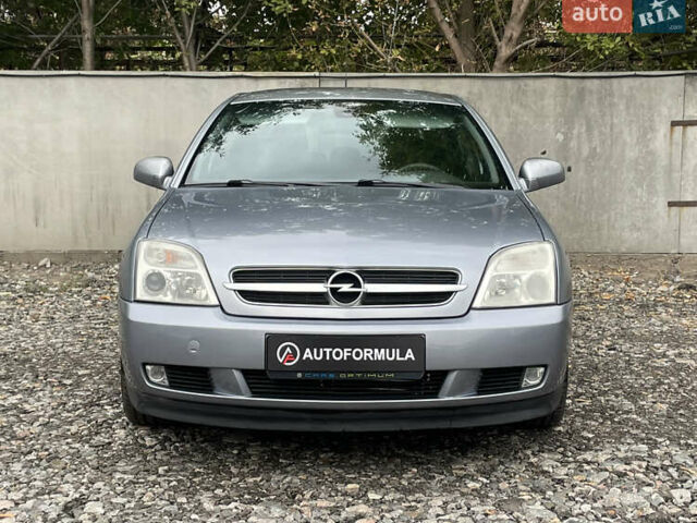 Серый Опель Сигнум, объемом двигателя 2.17 л и пробегом 294 тыс. км за 3790 $, фото 3 на Automoto.ua