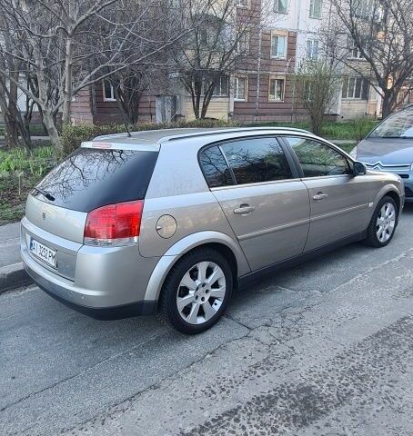 Серый Опель Сигнум, объемом двигателя 2.2 л и пробегом 156 тыс. км за 4500 $, фото 1 на Automoto.ua