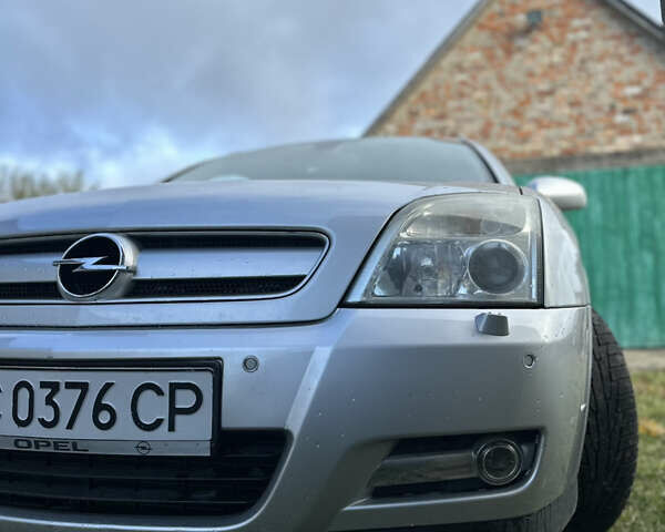 Серый Опель Сигнум, объемом двигателя 2.2 л и пробегом 270 тыс. км за 3500 $, фото 1 на Automoto.ua