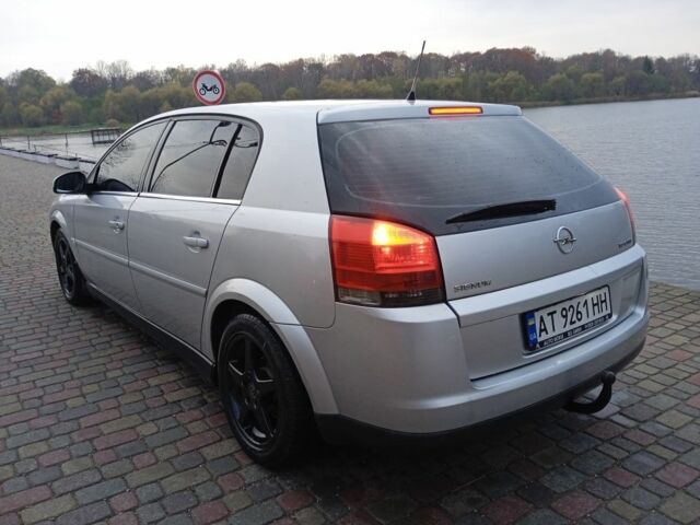 Серый Опель Сигнум, объемом двигателя 1.9 л и пробегом 264 тыс. км за 3650 $, фото 2 на Automoto.ua