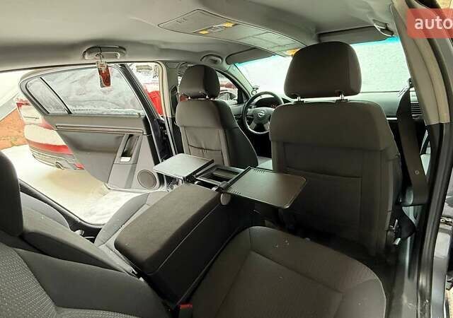 Серый Опель Сигнум, объемом двигателя 2.2 л и пробегом 126 тыс. км за 5000 $, фото 3 на Automoto.ua