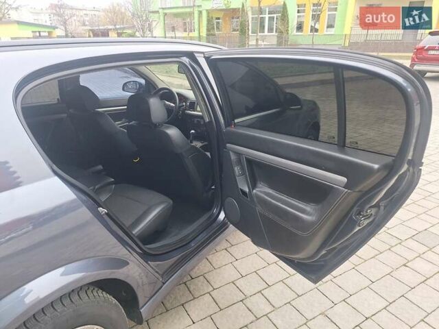 Серый Опель Сигнум, объемом двигателя 1.9 л и пробегом 274 тыс. км за 5450 $, фото 22 на Automoto.ua