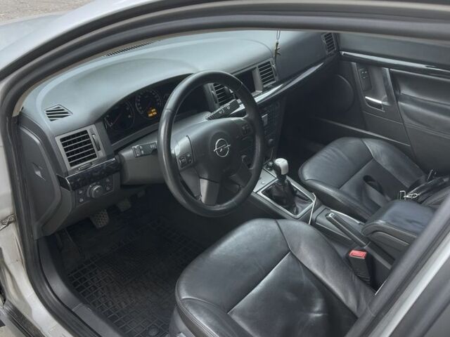 Сірий Опель Сігнум, об'ємом двигуна 1.9 л та пробігом 320 тис. км за 4499 $, фото 5 на Automoto.ua