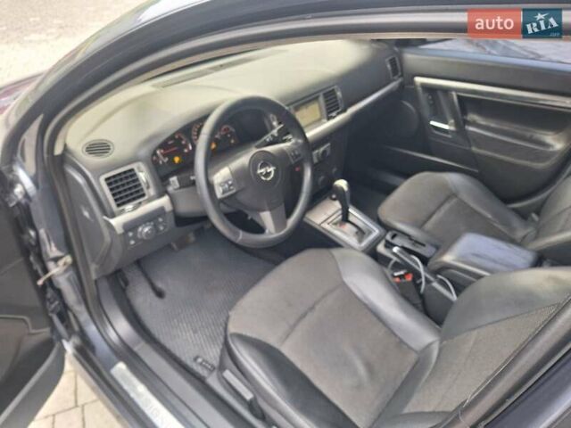 Серый Опель Сигнум, объемом двигателя 1.9 л и пробегом 274 тыс. км за 5450 $, фото 30 на Automoto.ua