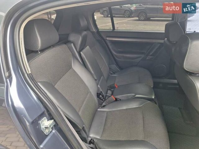 Серый Опель Сигнум, объемом двигателя 1.9 л и пробегом 274 тыс. км за 5450 $, фото 25 на Automoto.ua