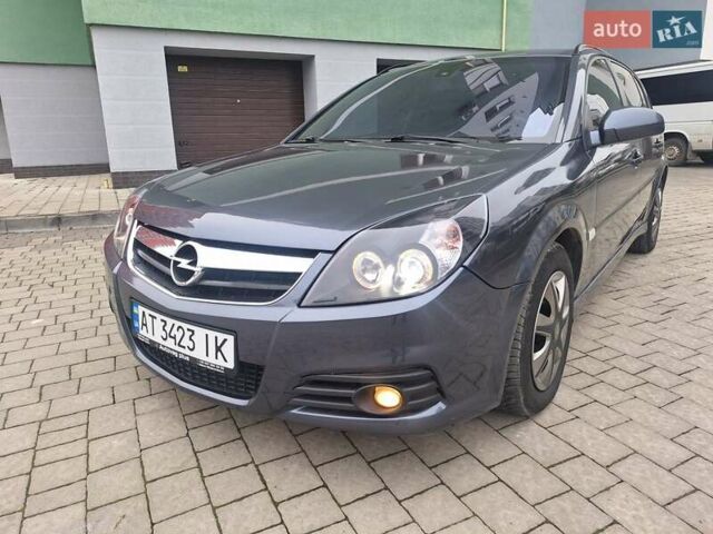 Серый Опель Сигнум, объемом двигателя 1.9 л и пробегом 274 тыс. км за 5450 $, фото 1 на Automoto.ua