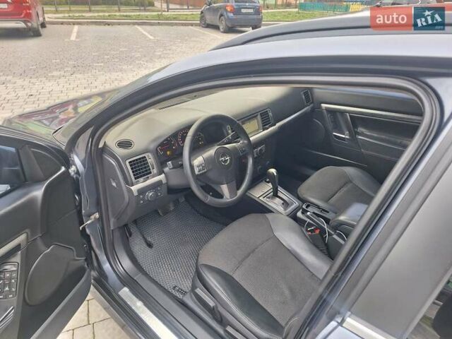 Серый Опель Сигнум, объемом двигателя 1.9 л и пробегом 274 тыс. км за 5450 $, фото 34 на Automoto.ua